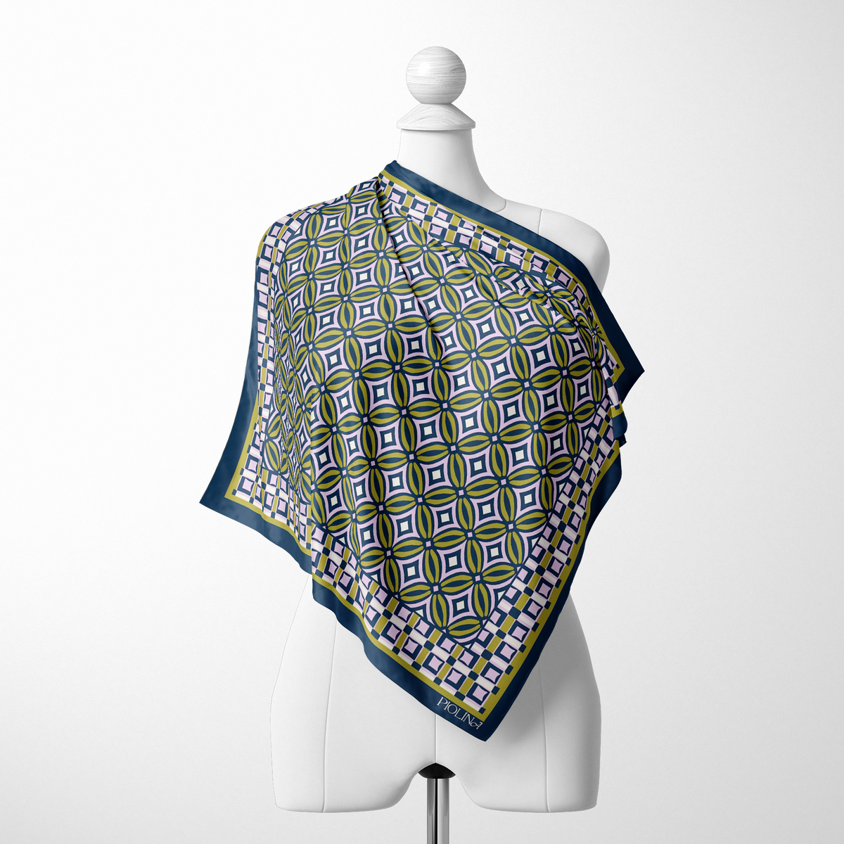 The Magnetic SilkSnap Scarf